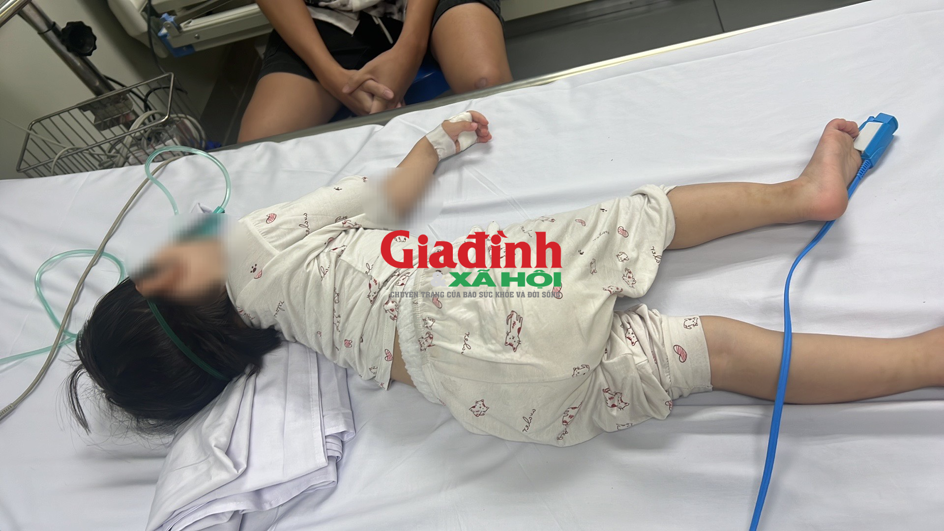 Thông tin mới vụ bé gái 2 tuổi ở Quốc Oai bị cô giáo đánh liên tiếp vào mặt - Ảnh 3.