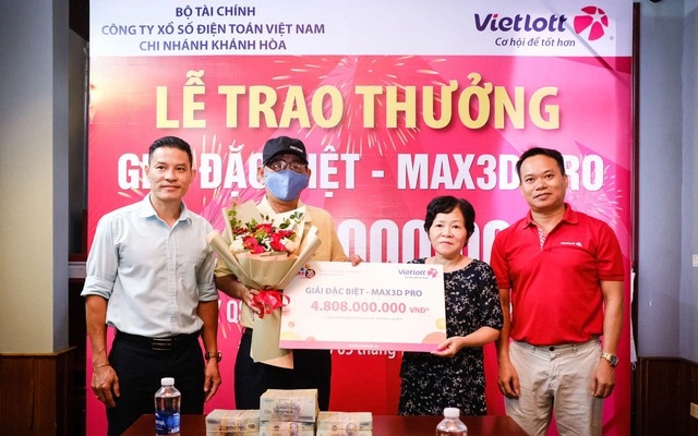 Đi làm từ thiện ở Hà Nội bất ngờ được Vietlott thông báo trúng tiền tỷ