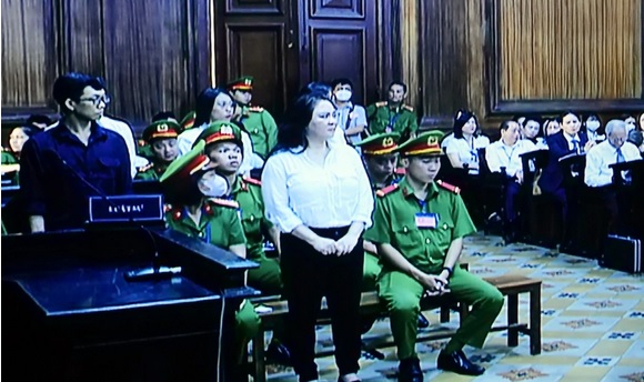 Đề nghị 3-4 năm tù  đối với bị cáo Nguyễn Phương Hằng - Ảnh 1.