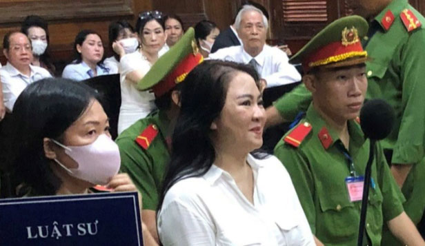 Đàm Vĩnh Hưng tại phiên toà xét xử Nguyễn Phương Hằng: &quot;Danh dự tôi bị chà đạp rất nhiều&quot; - Ảnh 2.