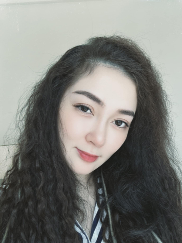 Hoa hậu Nguyễn Thị Huyền: Gương mặt từ 'khuôn trăng đầy đặn' đến 'nhọn hoắt' gây sửng sốt - Ảnh 7.