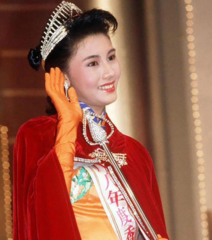 'Hoa hậu Hong Kong đẹp nhất lịch sử' gây lo lắng với nhan sắc ở tuổi 53 - Ảnh 6.