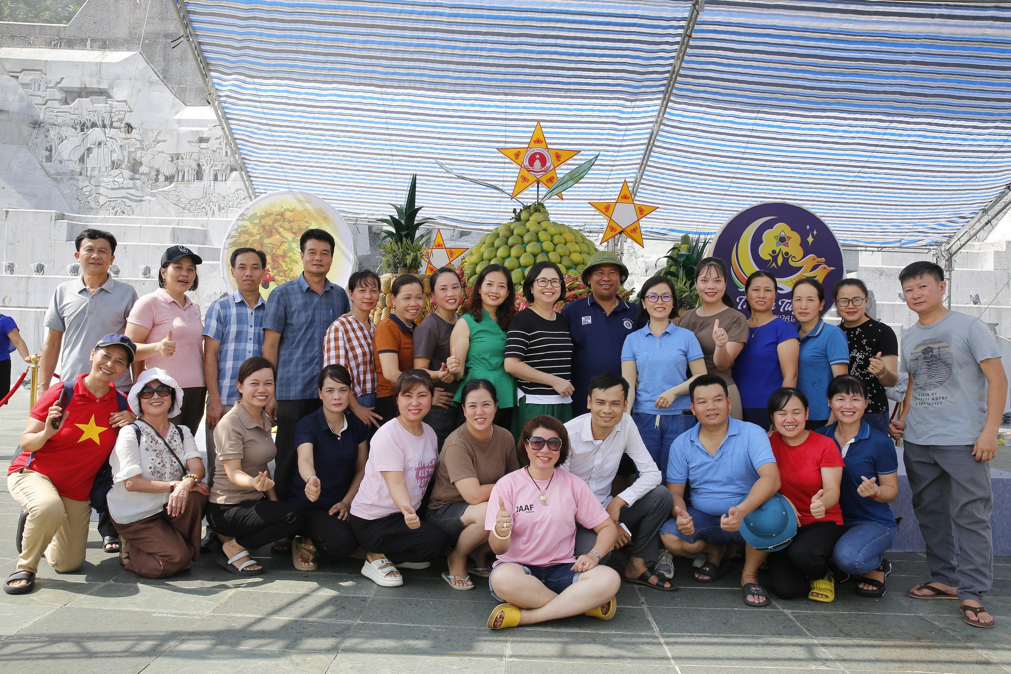 Cận cảnh mâm cỗ Trung thu hình ngôi sao khổng lồ tại Tuyên Quang - Ảnh 10.