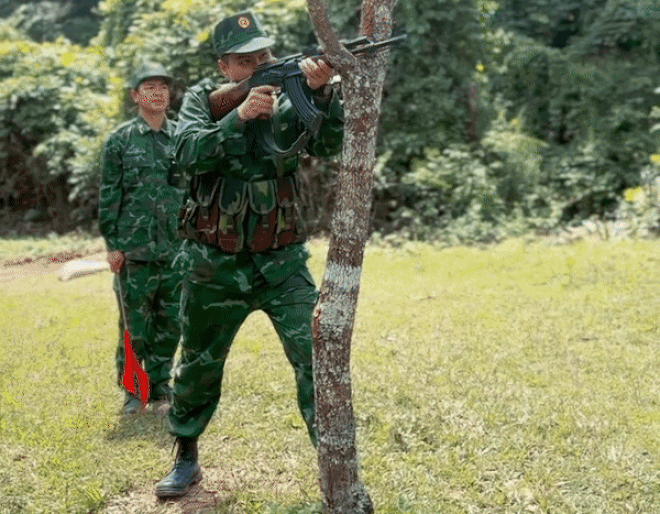 Việt Anh căng thẳng khi bắn đạn thật ở 'Cuộc chiến không giới tuyến' - Ảnh 4.