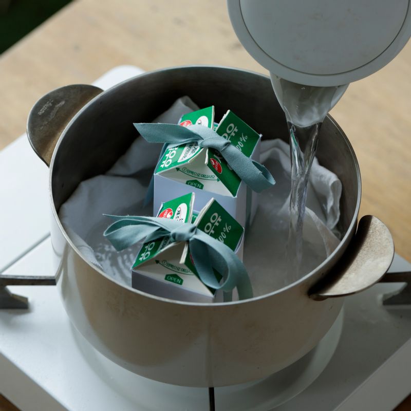 Tận dụng hộp đựng sữa tươi dễ dàng làm bánh caramel mịn ngon không cần lò nướng - Ảnh 7.