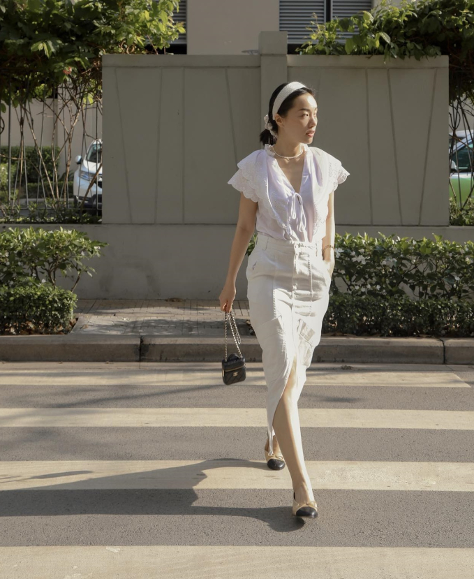 10 cách mặc chân váy dài trẻ trung như mỹ nhân Việt - Ảnh 5.