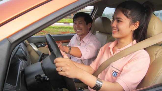 Đề xuất hạ tiêu chuẩn giáo viên dạy lái xe chỉ cần có bằng THPT - Ảnh 1.