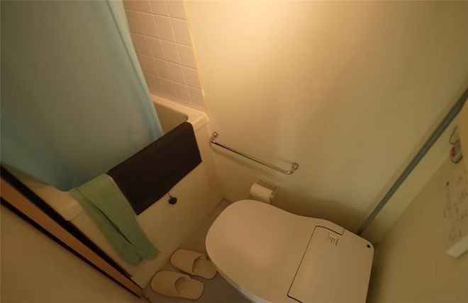 Cô gái Nhật tiết lộ lý do sống trong căn phòng 7m2 khép kín, nằm ngủ ngay cạnh nhà vệ sinh - Ảnh 8.