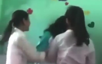 Video: Nữ sinh lớp 9 ở Lạng Sơn bị hành hung gây phẫn nộ