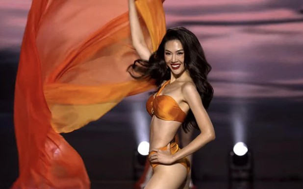 Top 18 Miss Universe Vietnam 2023 "đốt cháy" sân khấu đêm chung kết với phần thi áo tắm