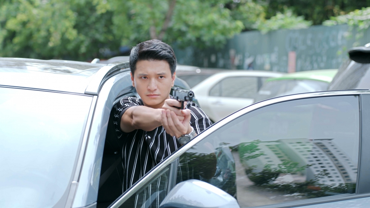 Huỳnh Anh: Đời thường xuề xòa khác biệt vẻ nghiêm túc của cảnh sát Tuấn 'Biệt dược đen' - Ảnh 3.