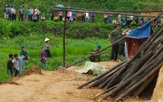 Dấu vết bất thường trên thi thể 2 vợ chồng ở đoạn đường vắng