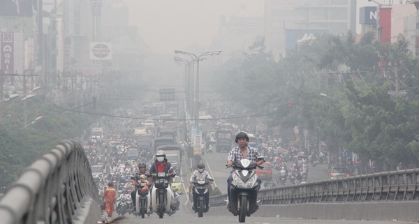 Ô nhiễm không khí tại Hà Nội và nhiều tỉnh thành vượt mức quy định, nhóm người nhạy cảm cần cẩn trọng - Ảnh 2.