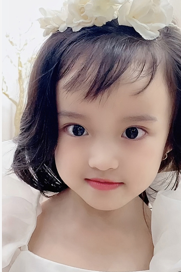 Con gái Vy Oanh 6 tuổi: Xinh xắn, đáng yêu mê ca hát như mẹ - Ảnh 8.