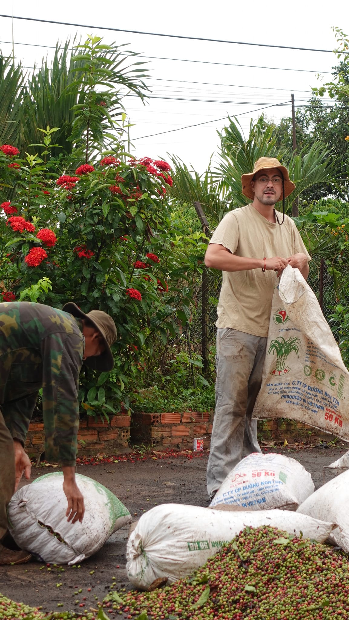 Chàng trai Bỉ lấy cô gái Đắk Lắk: Yêu nhầm chị gái được vợ như ý, ở rể làm nông vui như "cá gặp nước"- Ảnh 8.