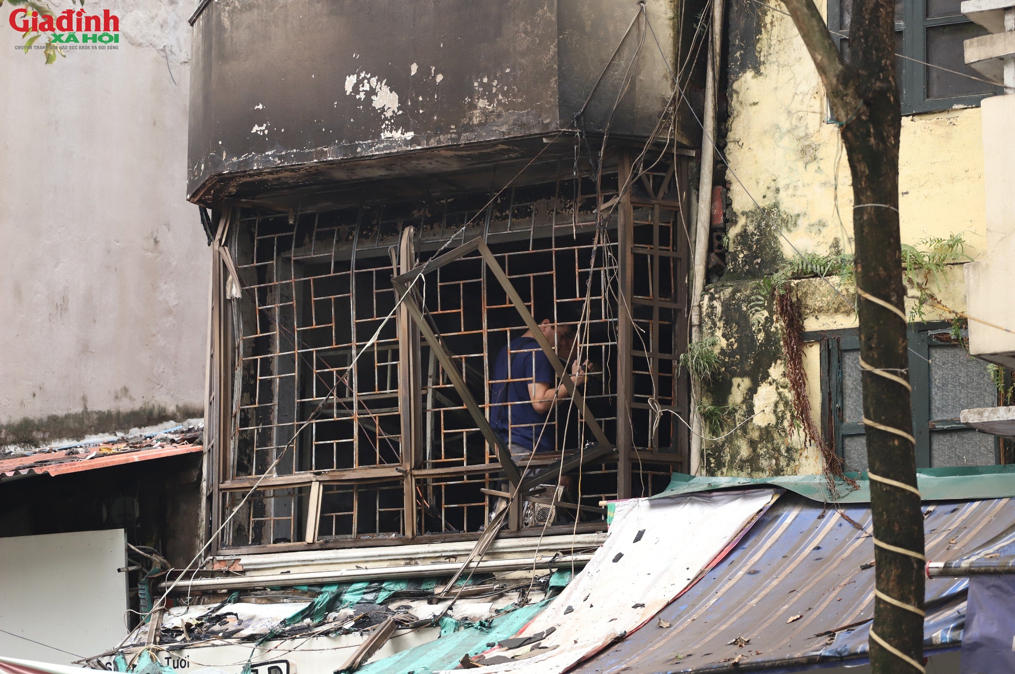 Hiện trường vụ cháy ở phố cổ Hà Nội khiến 4 người trong một gia đình tử vong thương tâm - Ảnh 3.