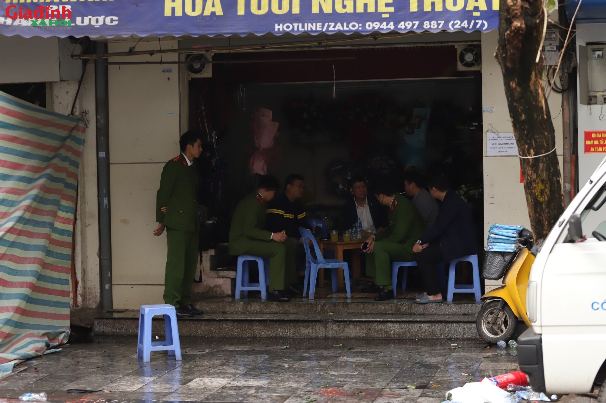 Hiện trường vụ cháy ở phố cổ Hà Nội khiến 4 người trong một gia đình tử vong thương tâm - Ảnh 7.