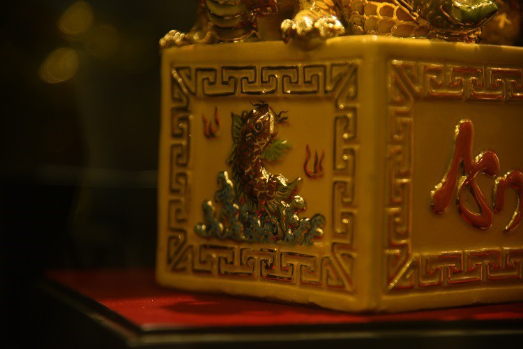 Cận cảnh quy trình làm linh vật rồng vàng giá hàng chục triệu đồng bán Tết - Ảnh 13.