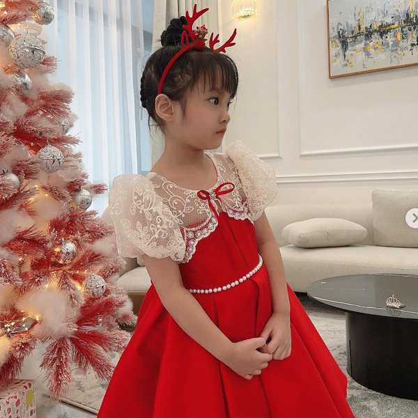 Con gái Diệp Lâm Anh: 6 tuổi có đôi chân dài và nhan sắc được nhận xét giống mẹ - Ảnh 8.