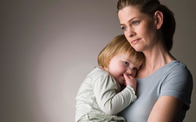 Áp lực trở thành "người mẹ hoàn hảo" khiến phụ nữ trẻ mệt mỏi, trầm cảm
