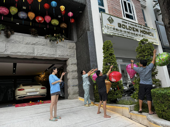 Sao Việt rục rịch trang trí nhà đón Tết