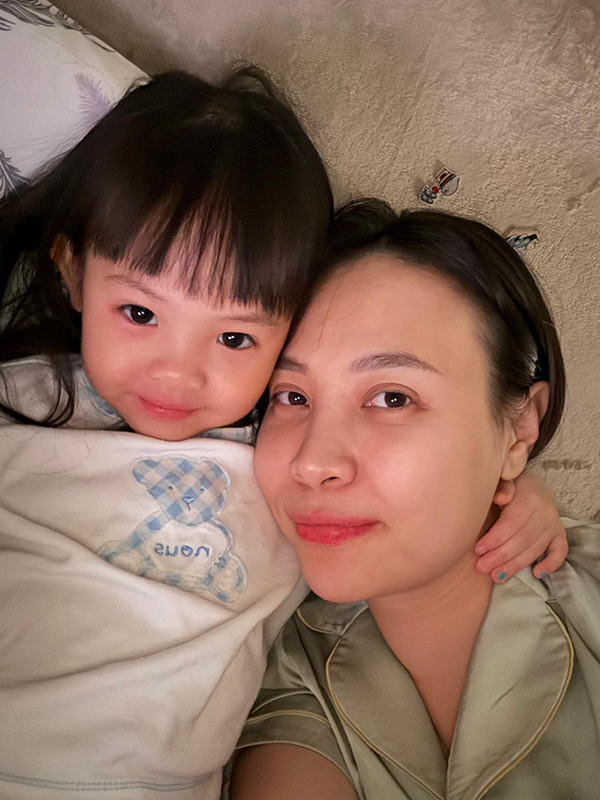 Con gái Cường Đô la - Đàm Thu Trang: Mới 3 tuổi đã lộ nét mỹ nhân giống mẹ - Ảnh 2.