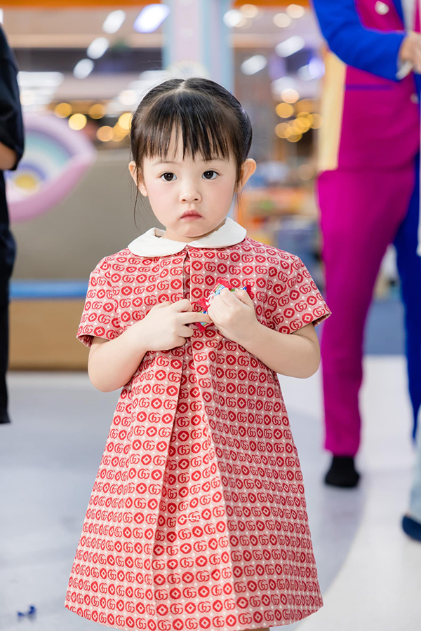 Con gái Cường Đô la - Đàm Thu Trang: Mới 3 tuổi đã lộ nét mỹ nhân giống mẹ - Ảnh 3.