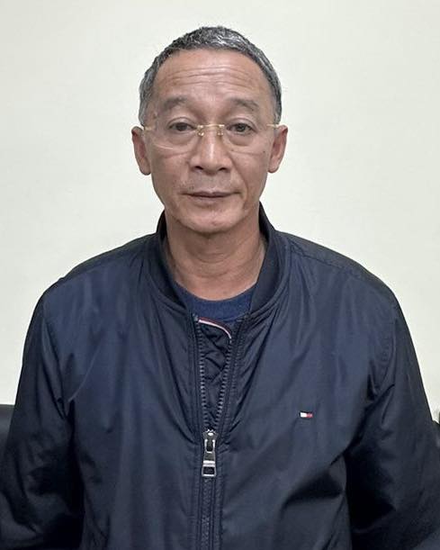 Bắt tạm giam chủ tịch UBND tỉnh Lâm Đồng tội nhận hối lộ - Ảnh 2.
