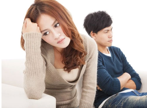 8 sai lầm dễ mắc khi vợ chồng cãi nhau khiến hôn nhân rạn nứt khó cứu vãn - Ảnh 2.