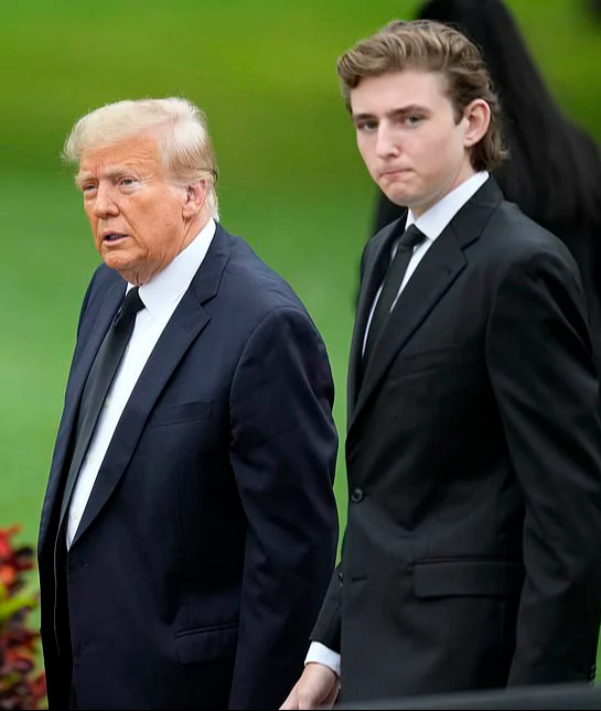 "Hoàng tử Nhà Trắng" Barron Trump hiếm hoi xuất hiện, ngay lập tức gây bão với ngoại hình khó tin ở tuổi 17- Ảnh 4.