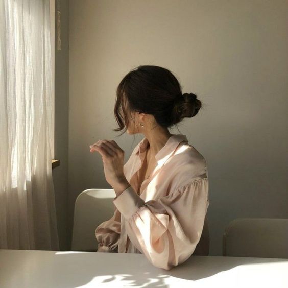 Kiểu tóc của Song Hye Kyo: Xoăn nhẹ bồng bềnh, buộc hay búi gọn đều đẹp tựa nàng thơ- Ảnh 23.