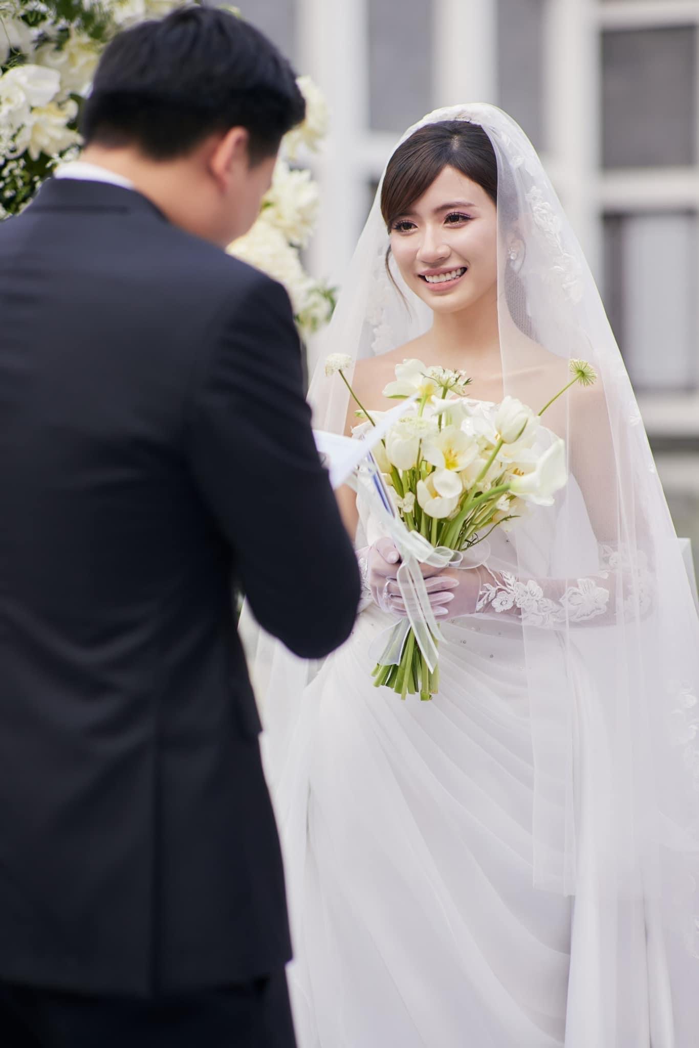 4 váy cưới của nữ diễn viên Ngọc Huyền: Đều xinh, tổng giá trị gần 300 triệu- Ảnh 4.