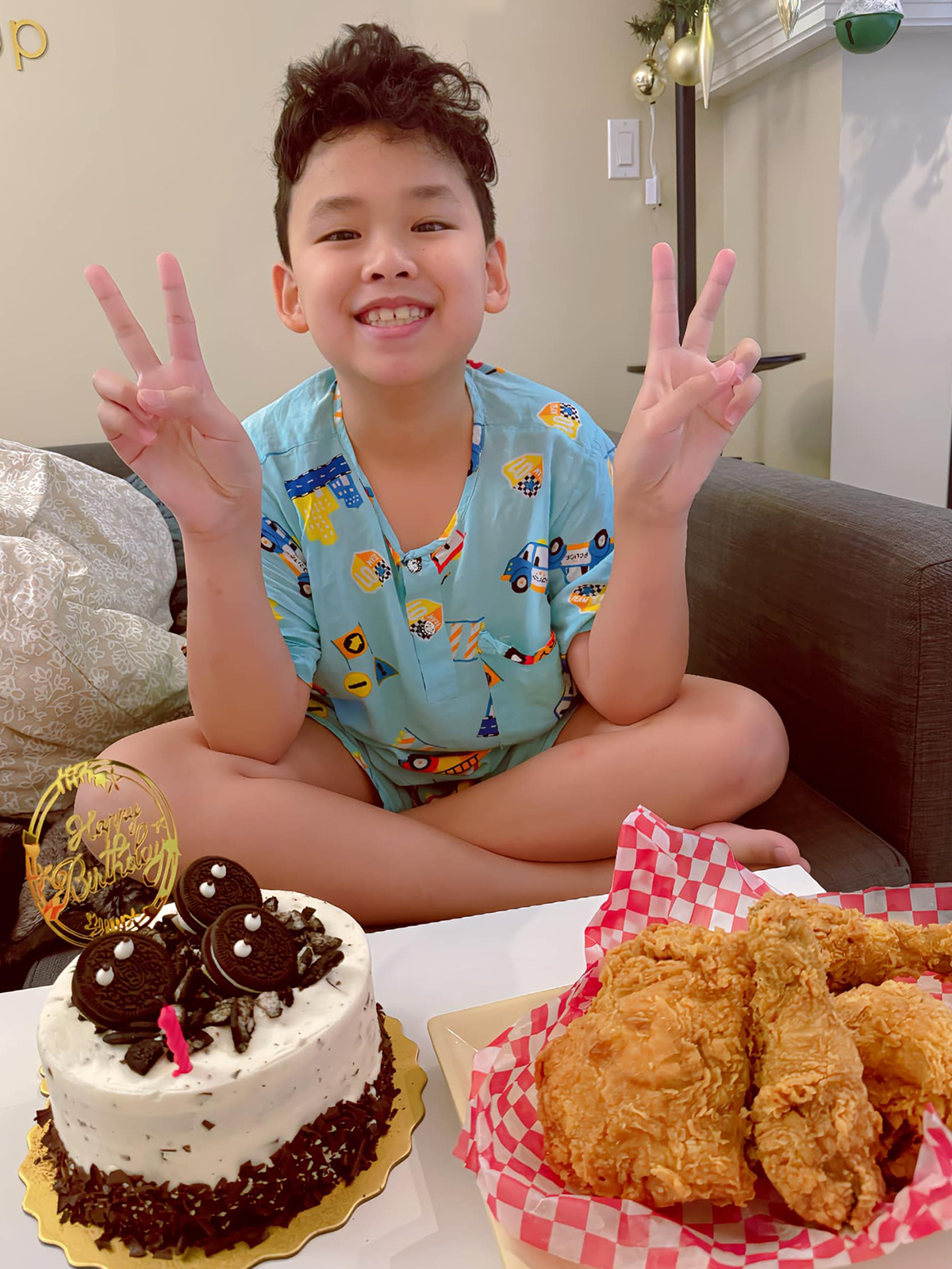 Con trai 9 tuổi của hoa hậu Diễm Hương - Ảnh 3.