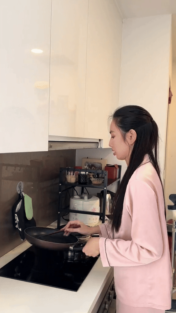 Điểm chung thú vị giữa Hoa hậu Thuỳ Tiên và Quang Linh Vlog liên quan đến 2 căn nhà họ đang sống- Ảnh 5.