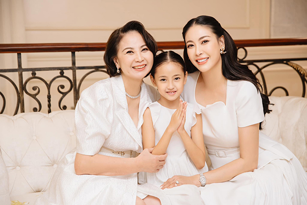 Hà Kiều Anh: Hoa hậu tuổi Thìn sống viên mãn như thế nào bên chồng đại gia?