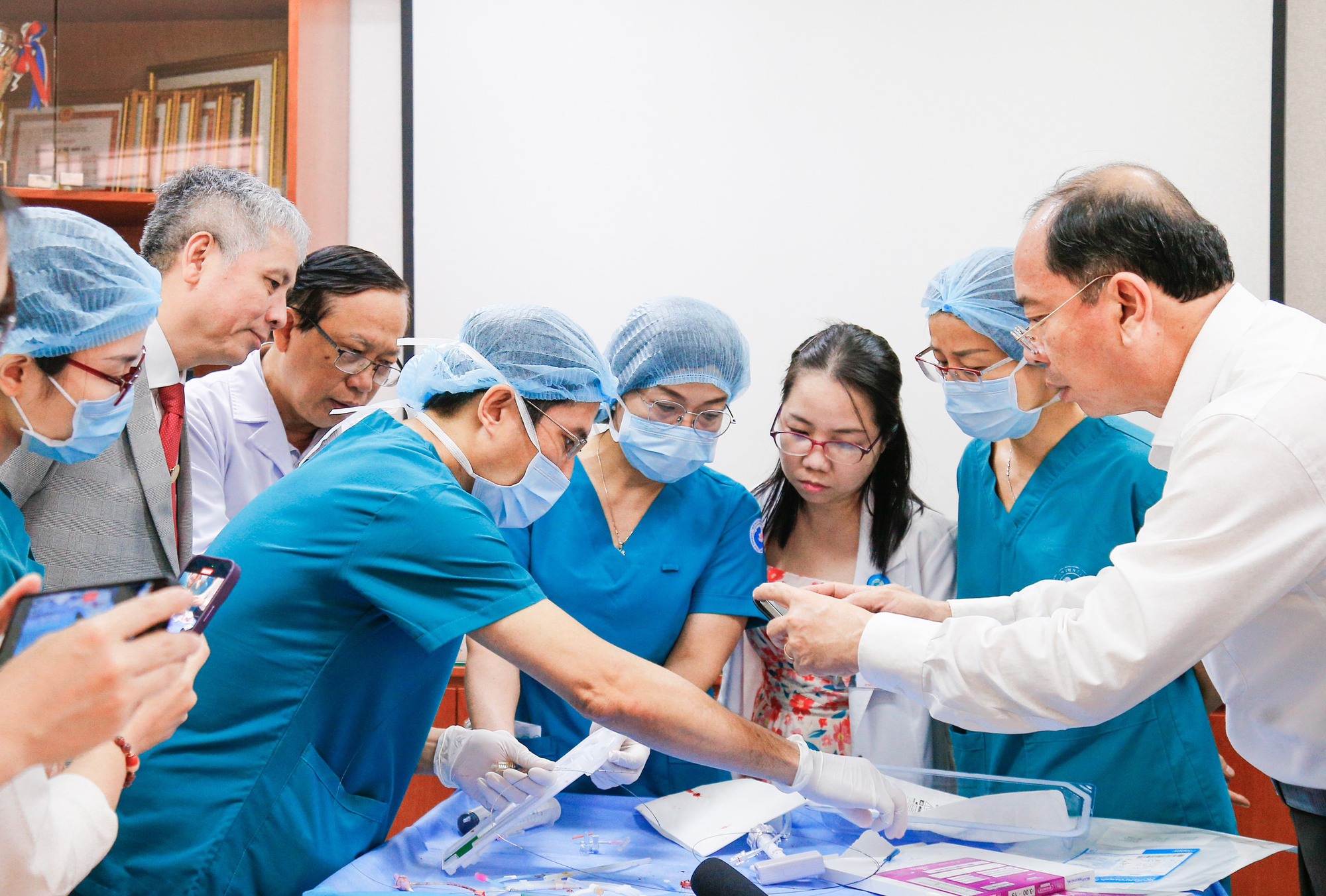 Thai nhi 'thông van tim xuyên bào thai' đầu tiên ở Việt Nam sắp chào đời- Ảnh 4.