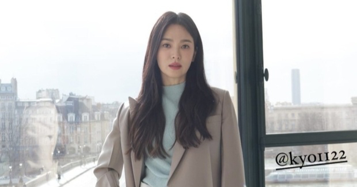 Khoảnh khắc tóc bay, mặt 'mộc' của Song Hye Kyo hút hàng triệu người