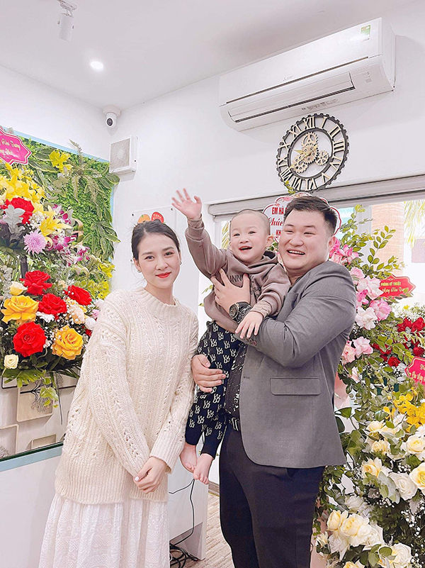 Hôn nhân đời thực của diễn viên VFC: 'Thiên Lôi' Lưu Mạnh hạnh phúc bên vợ xinh đẹp ngoài ngành - Ảnh 8.