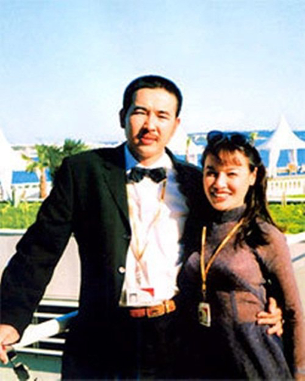Hôn nhân đời thực của diễn viên VFC: Nghệ sĩ Tú Oanh sống kín tiếng bên chồng đạo diễn tài hoa - Ảnh 6.