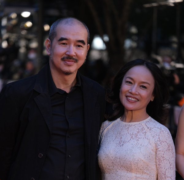 Hôn nhân đời thực của diễn viên VFC: Nghệ sĩ Tú Oanh sống kín tiếng bên chồng đạo diễn tài hoa - Ảnh 7.