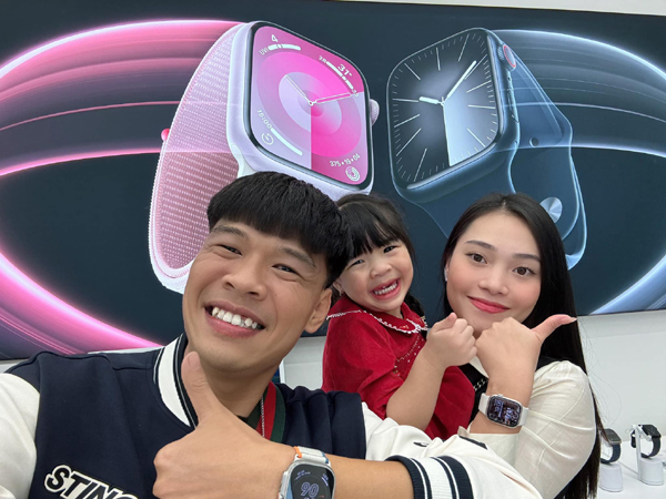 Nam diễn viên bất ngờ có mặt trong 'Táo quân 2025' vào phút chót, đời thực sống viễn mãn bên vợ xinh đẹp, giỏi giang- Ảnh 8.