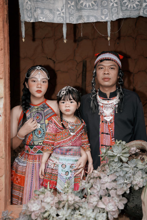 Nam diễn viên bất ngờ có mặt trong 'Táo quân 2025' vào phút chót, đời thực sống viễn mãn bên vợ xinh đẹp, giỏi giang- Ảnh 10.