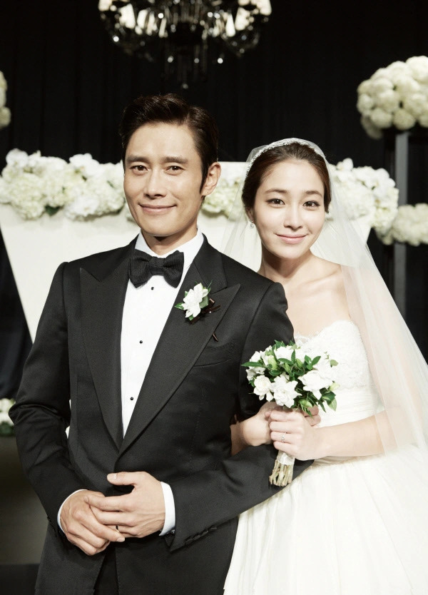 Biệt thự 50 tỷ của Lee Byung Hun - Lee Min Jung ở Mỹ bị đột nhập, vợ chồng tài tử có gặp nguy hiểm? - Ảnh 2.