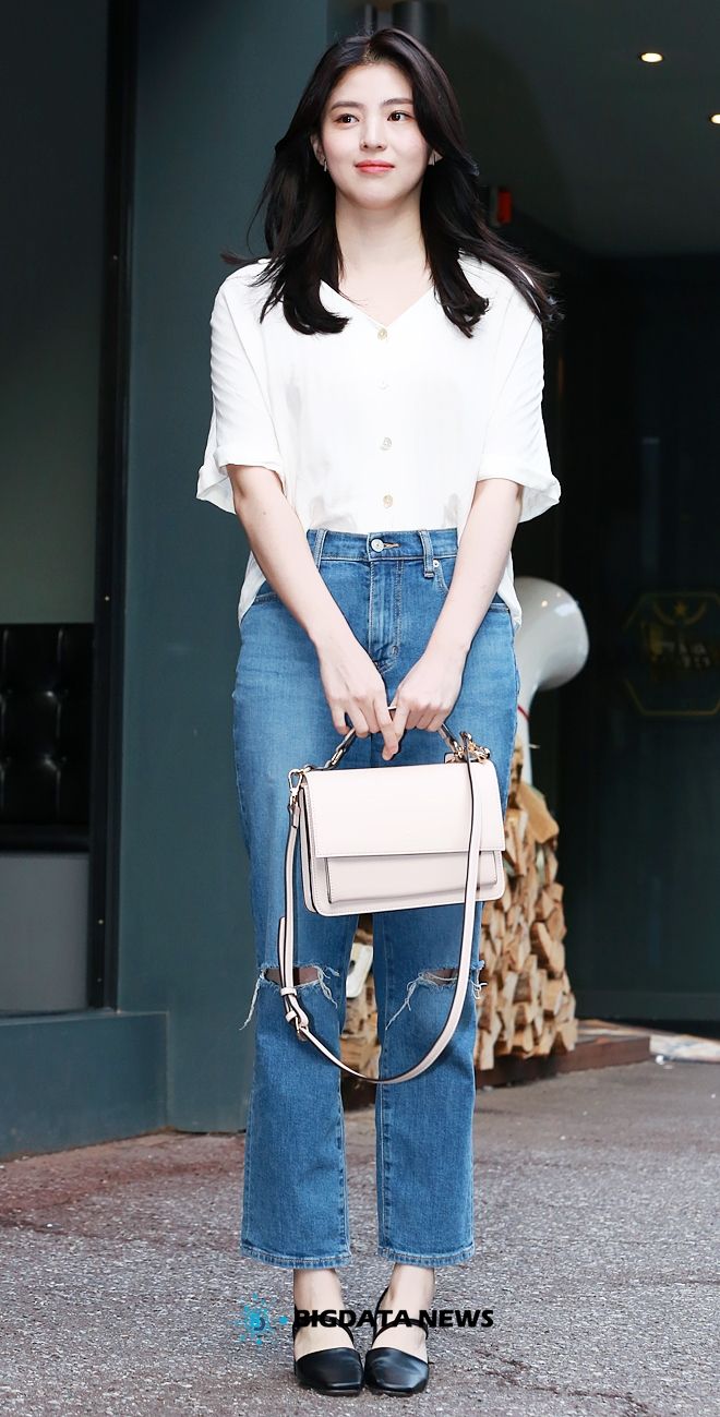 Phong cách diện quần jeans của Han So Hee: Phối đồ dịu dàng hay cá tính cũng đều đẹp xuất sắc - Ảnh 2.