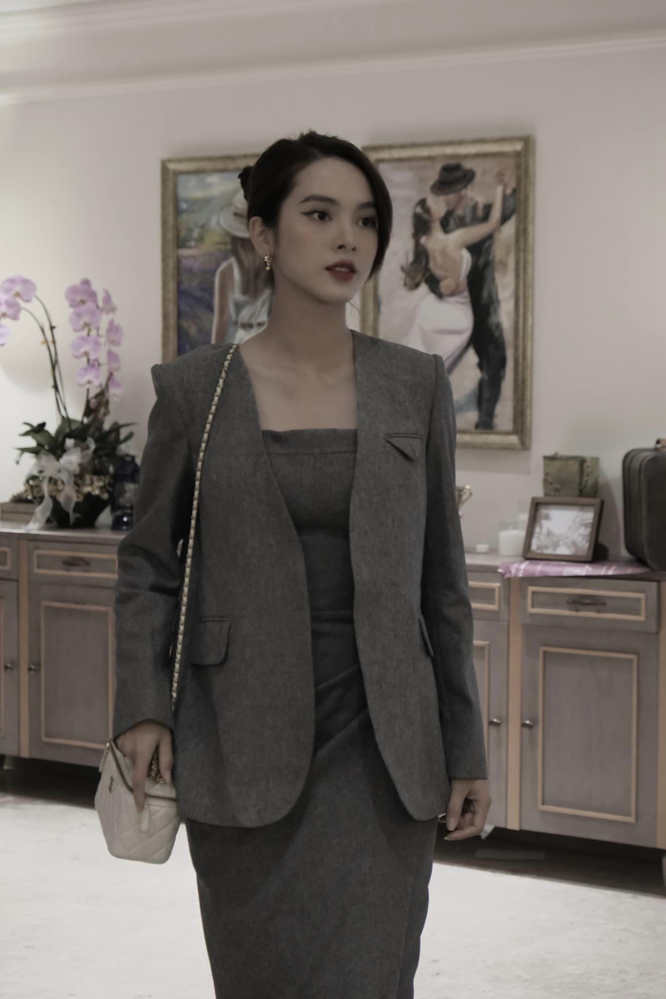 Soi gu thời trang mùa đông của Quỳnh Lương - 'bạn gái' Trọng Lân 'Không ngại cưới' - Ảnh 8.