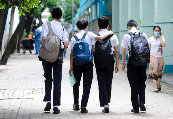 Con số gây sốc về tỷ lệ học sinh trung học muốn tự kết liễu cuộc đời ở Hong Kong, lời cảnh tỉnh cho tất cả phụ huynh - Ảnh 2. Con số gây sốc về tỷ lệ học sinh trung học muốn tự kết liễu cuộc đời ở Hong Kong, lời cảnh tỉnh cho tất cả phụ huynh - Ảnh 2.