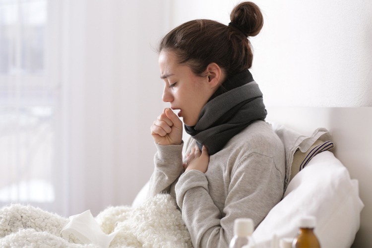 Cách điều trị ho, đau họng do cảm lạnh và cúm- Ảnh 1.