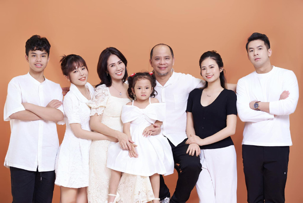 Hôn nhân đời thực của diễn viên VFC: Nguyệt Hằng - Anh Tuấn tận hưởng niềm vui lên chức ông bà ngoại - Ảnh 7.
