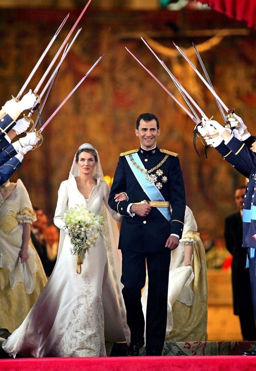 4 bộ váy cưới Hoàng gia đắt đỏ bậc nhất: Vương phi Kate diện mẫu 10 tỷ cũng không bằng trùm cuối- Ảnh 12.