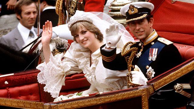 4 bộ váy cưới Hoàng gia đắt đỏ bậc nhất: Vương phi Kate diện mẫu 10 tỷ cũng không bằng trùm cuối- Ảnh 1.